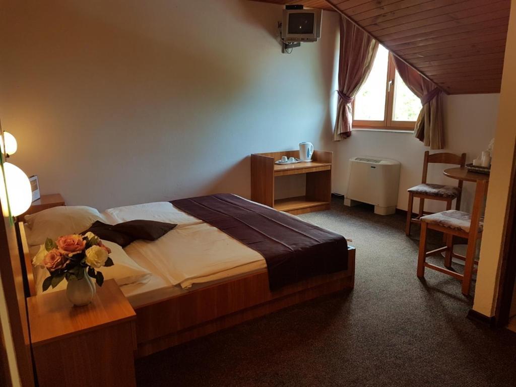 Room In Rakovica With Wifi 4958-2 Bagian luar foto